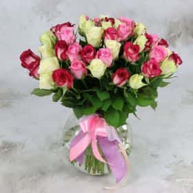 Букет из 51 белой и розовой розы 40 см. Люкс