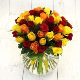 Букет из 51 красной, желтой и оранжевой розы 40 см. Cтандарт